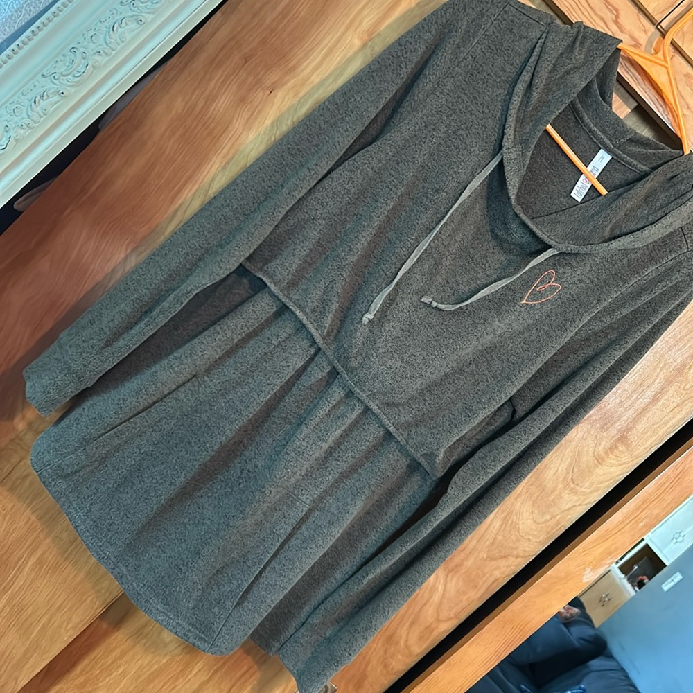 Latched Mama nursing top
